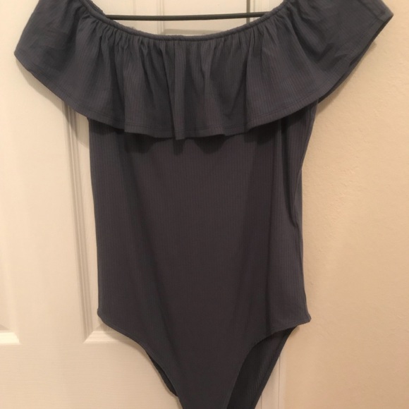 Abercrombie Ribbed Off-Shoulder Ruffle Bodysuit - Picture 4 of 5